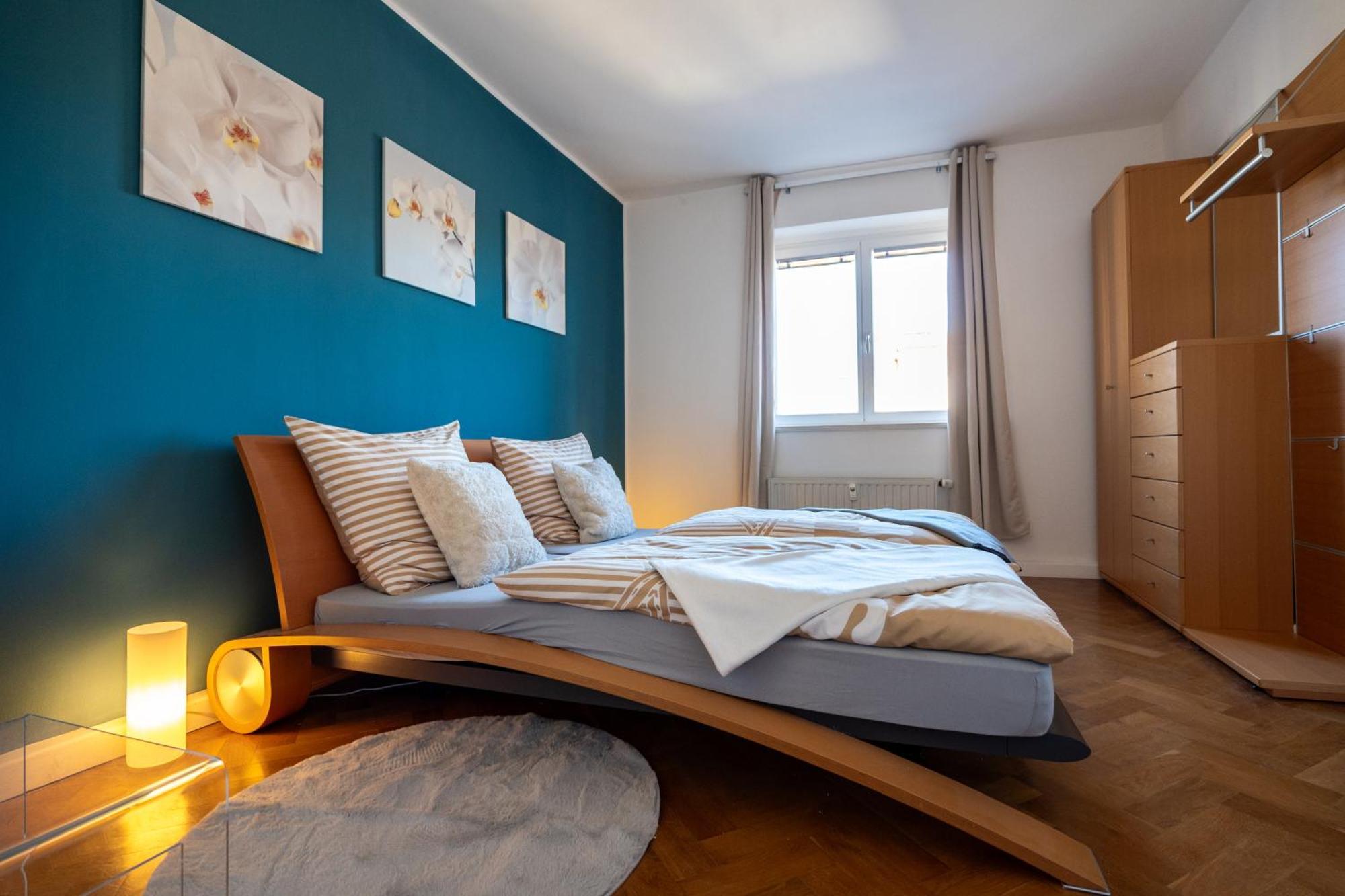 Doppelhaus- Villa Leipzig Schleussig , Moderner Altbau Apartment Dachetage Mit 2 Schlafzimmern Und Separatem Zusatzzimmer , Parkplatz - Balkon - Kamin - Eicheparkett - Arbeitsplatz المظهر الخارجي الصورة
