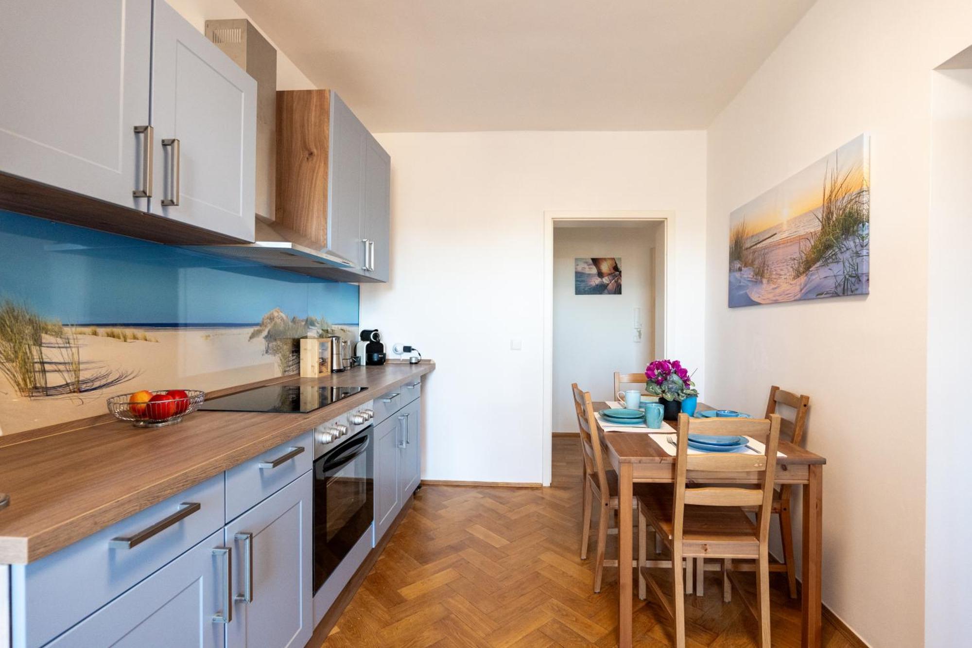 Doppelhaus- Villa Leipzig Schleussig , Moderner Altbau Apartment Dachetage Mit 2 Schlafzimmern Und Separatem Zusatzzimmer , Parkplatz - Balkon - Kamin - Eicheparkett - Arbeitsplatz المظهر الخارجي الصورة
