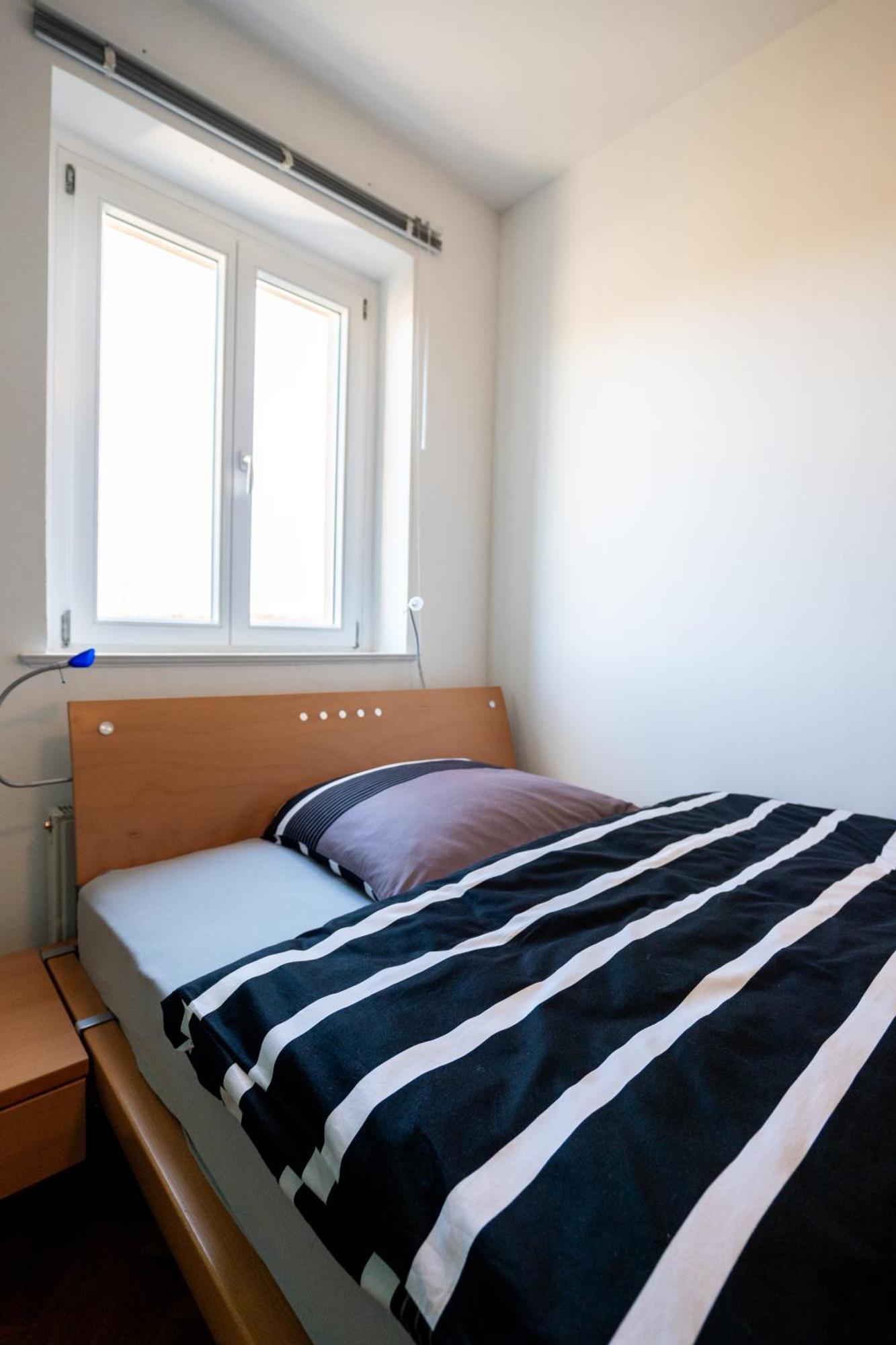 Doppelhaus- Villa Leipzig Schleussig , Moderner Altbau Apartment Dachetage Mit 2 Schlafzimmern Und Separatem Zusatzzimmer , Parkplatz - Balkon - Kamin - Eicheparkett - Arbeitsplatz المظهر الخارجي الصورة